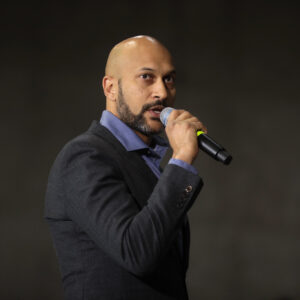 Keegan Michael Key performing